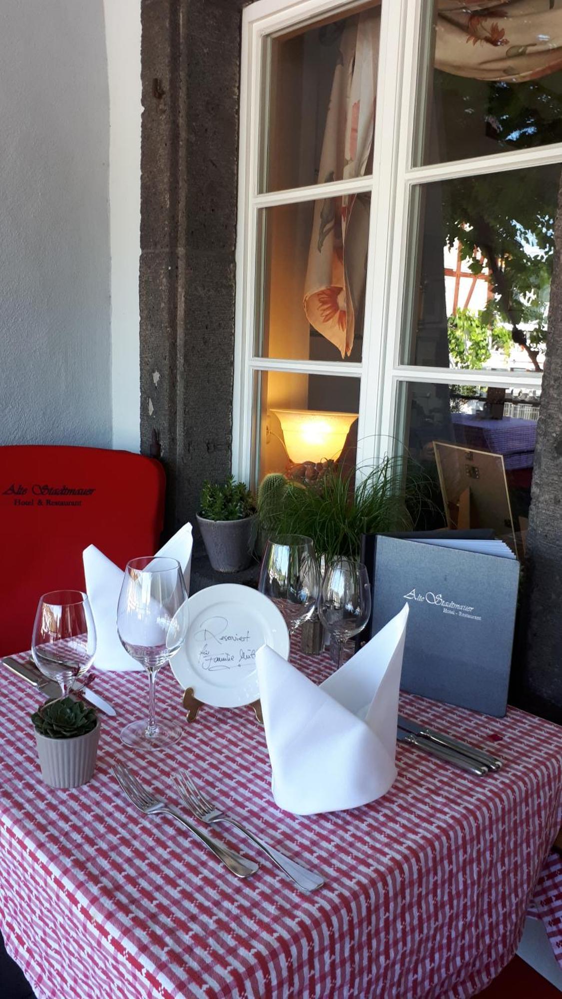 Hotel Restaurant Alte Stadtmauer 바일슈타인 외부 사진
